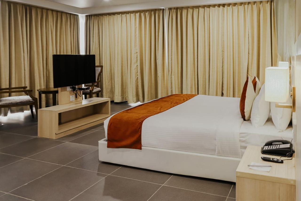 Regenta Central Somnath, Bhalpara Extérieur photo