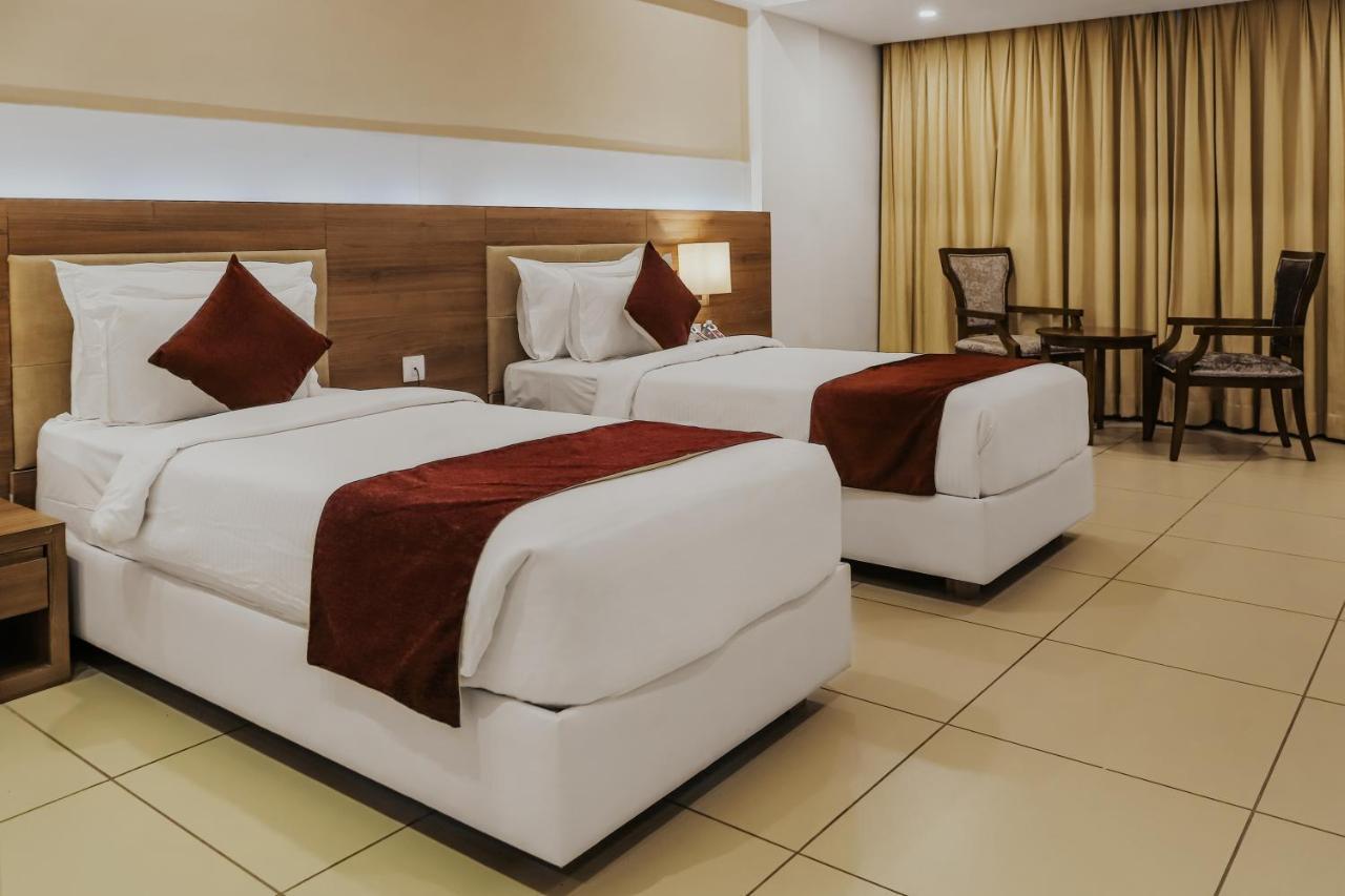 Regenta Central Somnath, Bhalpara Extérieur photo